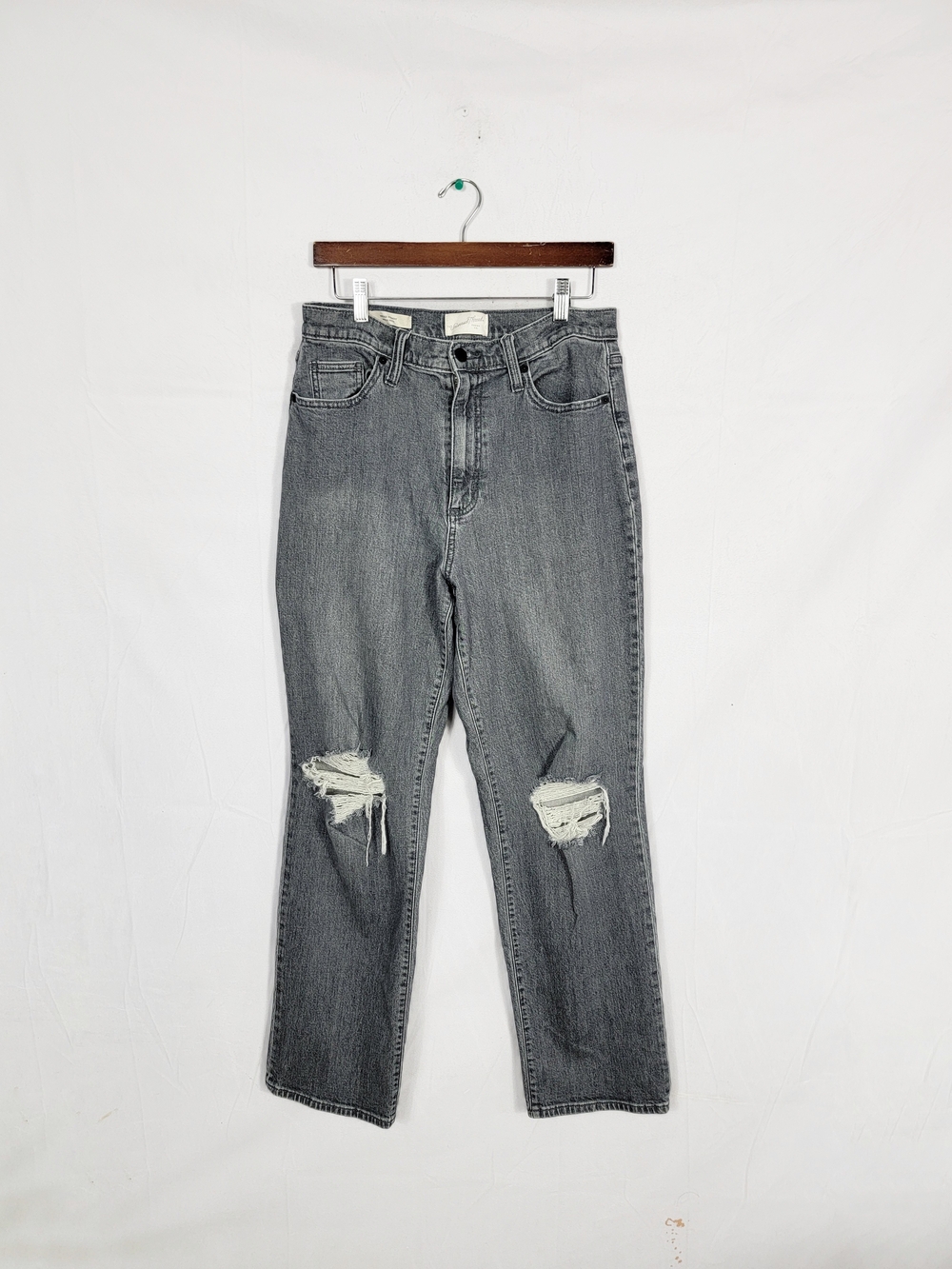 Women's Universal Thread Size 10/30R High-Rise Distressed Gray Jeans